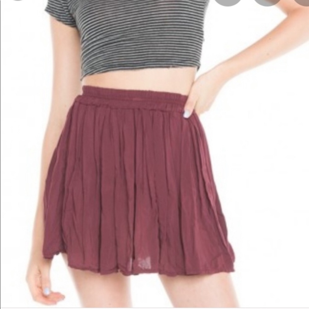 Brandy Melville maroon Luma pleated skirt